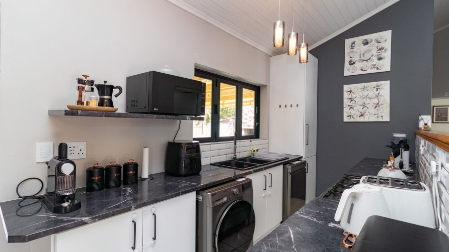 4 Bedroom Property for Sale in Sandbaai Western Cape